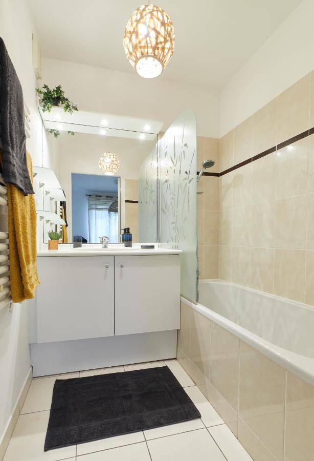 Appartement Wakandais-Proche Disney, Parking & Wifi Montévrain Esterno foto